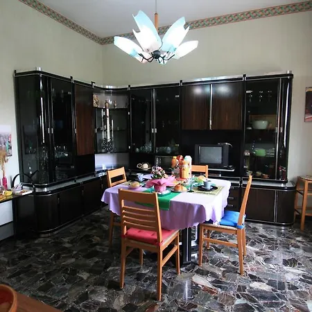 Frontepista Oda ve Kahvaltı